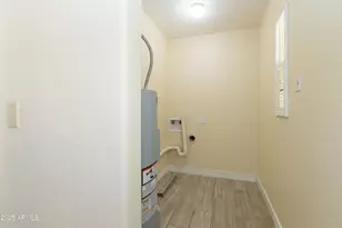 1813 E Ellis Dr, Tempe, AZ 85282 - Photo 41