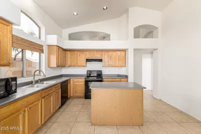 10628 W Coronado Road, Avondale, AZ 85392 - Photo 9