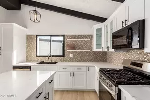 2319 W Wethersfield Rd, Phoenix, AZ 85029 - Photo 9