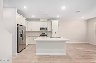 729 E Zesta Ln, Gilbert, AZ 85297 - Photo 9