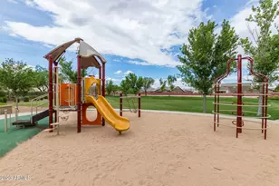 729 E Zesta Ln, Gilbert, AZ 85297 - Photo 29