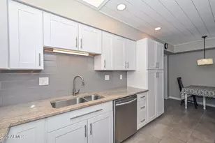 9970 W Royal Oak Rd, Sun City, AZ 85351 - Photo 11