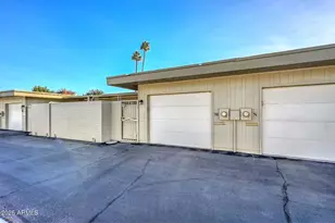 9970 W Royal Oak Rd, Sun City, AZ 85351 - Photo 25