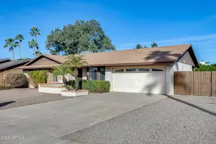 4442 E Kelton Ln, Phoenix, AZ 85032 - Photo 7