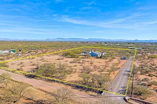 2500 N Appaloosa Pl, Huachuca City, AZ 85616 - Photo 33