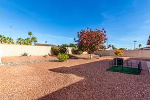 13718 W Gable Hill Dr, Sun City West, AZ 85375 - Photo 21