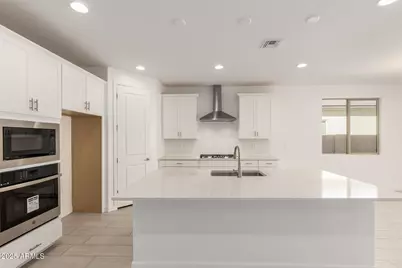 16952 W Desert Lane, Goodyear, AZ 85338 - Photo 7