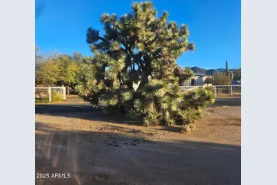 22855 W Sunset Lane, Congress, AZ 85332 - Photo 5