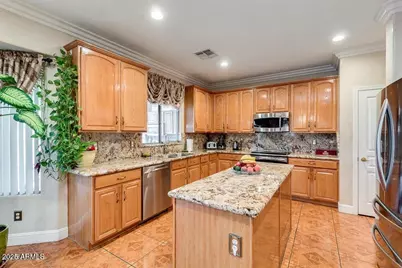 5370 W Kaler Circle, Glendale, AZ 85301 - Photo 7