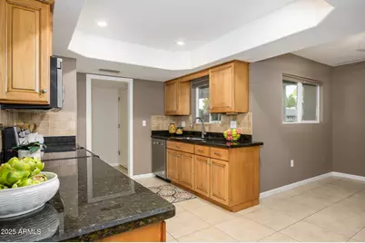 10412 W Roundelay Circle S, Sun City, AZ 85351 - Photo 5