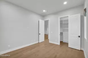 3918 E Crittenden Ln, Phoenix, AZ 85018 - Photo 31