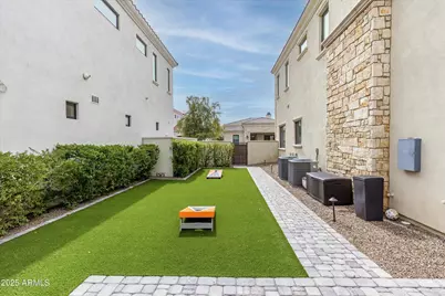 3918 E Crittenden Lane, Phoenix, AZ 85018 - Photo 45