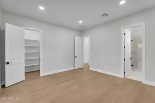 3918 E Crittenden Ln, Phoenix, AZ 85018 - Photo 29