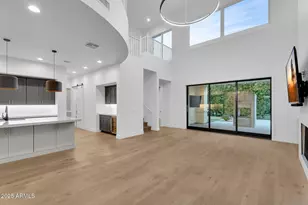 3918 E Crittenden Ln, Phoenix, AZ 85018 - Photo 15