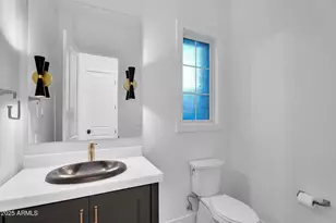 3918 E Crittenden Ln, Phoenix, AZ 85018 - Photo 35