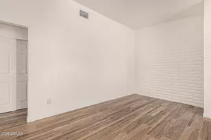 5926 W Rose Ln, Glendale, AZ 85301 - Photo 9