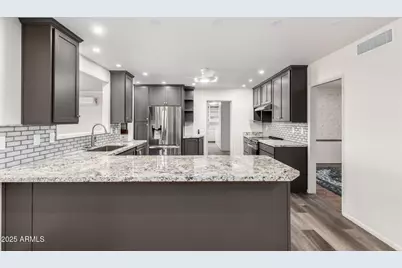 9530 W Cedar Hill Circle N #SOUTH, Sun City, AZ 85351 - Photo 5