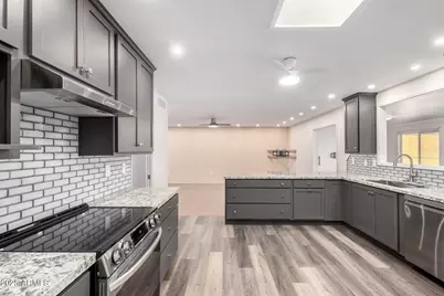 9530 W Cedar Hill Circle N #SOUTH, Sun City, AZ 85351 - Photo 3