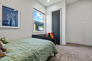 928 E Berridge Ln, Phoenix, AZ 85014 - Photo 25