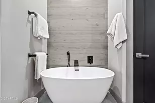 928 E Berridge Ln, Phoenix, AZ 85014 - Photo 21