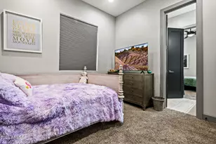 928 E Berridge Ln, Phoenix, AZ 85014 - Photo 31