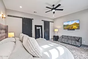 928 E Berridge Ln, Phoenix, AZ 85014 - Photo 45