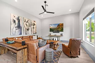 928 E Berridge Ln, Phoenix, AZ 85014 - Photo 13