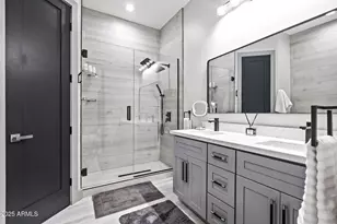 928 E Berridge Ln, Phoenix, AZ 85014 - Photo 21