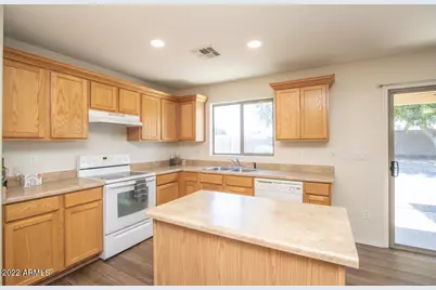 1831 W Desert Seasons Drive, San Tan Valley, AZ 85144 - Photo 5