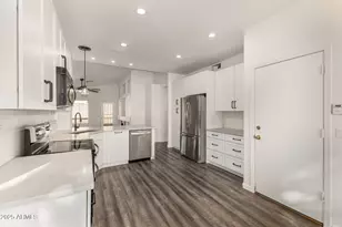 8006 W Salter Dr, Peoria, AZ 85382 - Photo 15