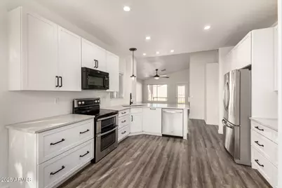 8006 W Salter Drive, Peoria, AZ 85382 - Photo 15