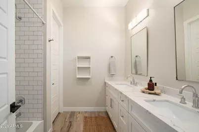 4533 E Montecito Avenue, Phoenix, AZ 85018 - Photo 23