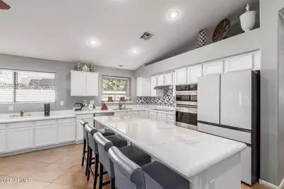 128 N 166th Lane, Goodyear, AZ 85338 - Photo 7