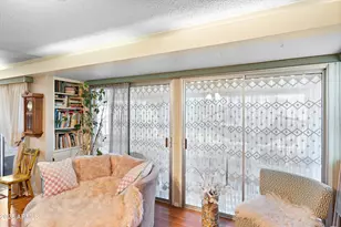 10410 W Campana Dr, Sun City, AZ 85351 - Photo 11