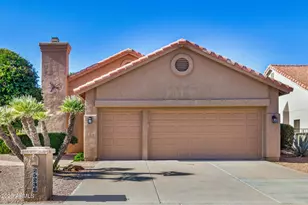 25236 S Flame Tree Dr, Sun Lakes, AZ 85248 - Photo 1