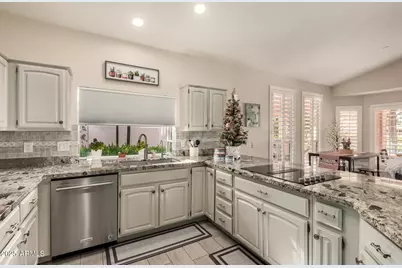 25236 S Flame Tree Drive, Sun Lakes, AZ 85248 - Photo 17