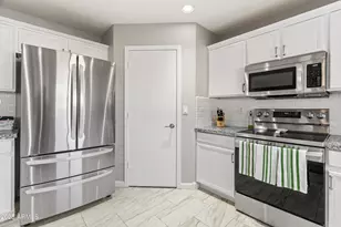 17524 W Acapulco Ln, Surprise, AZ 85388 - Photo 9