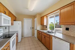 10528 W Tumblewood Dr, Sun City, AZ 85351 - Photo 3