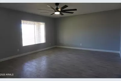 5607 N 73rd Avenue, Glendale, AZ 85303 - Photo 7