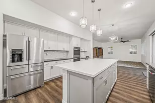 127 N Date Palm Dr, Gilbert, AZ 85234 - Photo 9