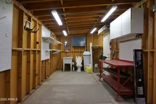 7044 W Cameron Dr, Peoria, AZ 85345 - Photo 37