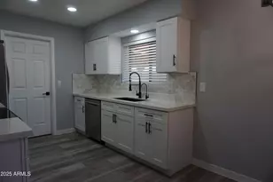 7044 W Cameron Dr, Peoria, AZ 85345 - Photo 11