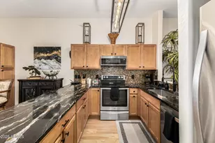 948 S Lawther Dr, Apache Junction, AZ 85120 - Photo 15