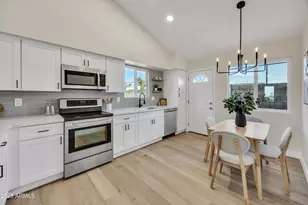 5747 N 67th Dr, Glendale, AZ 85303 - Photo 7