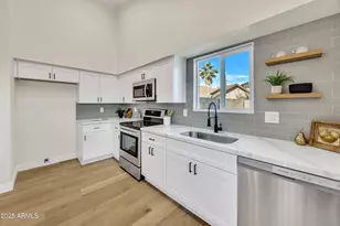 5747 N 67th Dr, Glendale, AZ 85303 - Photo 9