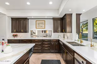 9350 E Via Del Sol Dr, Scottsdale, AZ 85255 - Photo 17