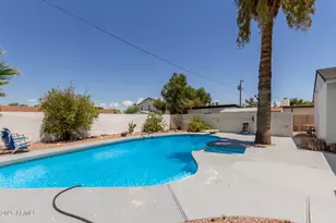 2210 E Everett Dr, Phoenix, AZ 85022 - Photo 29
