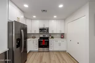 10407 W Desert Forest Cir, Sun City, AZ 85351 - Photo 11