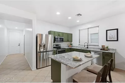 3316 W Saint Kateri Drive, Phoenix, AZ 85041 - Photo 9