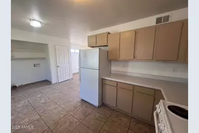 2549 E Chipman Road #2, Phoenix, AZ 85040 - Photo 9